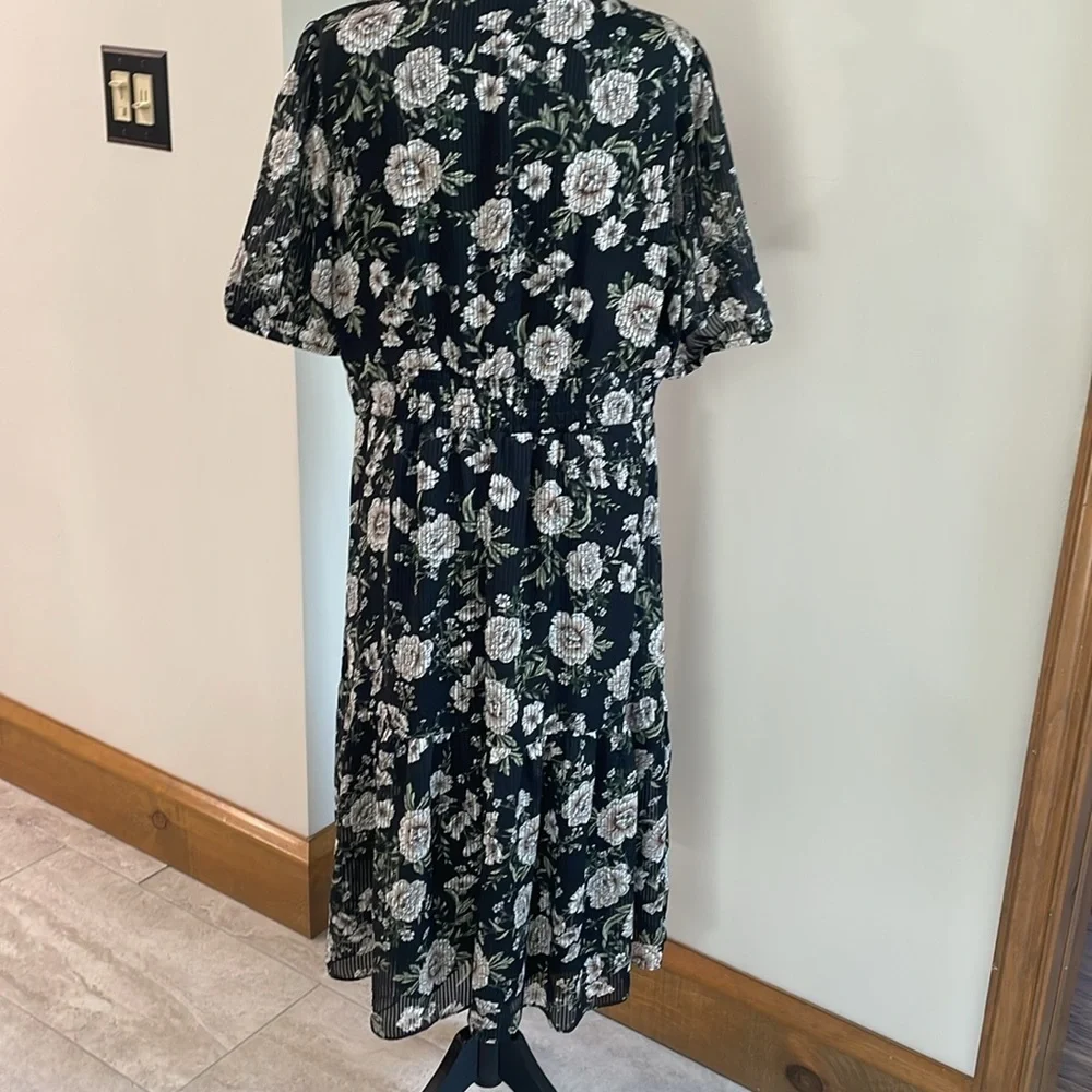 BarIII women’s  black floral cutout dress size XL - Picture 6 of 7